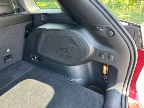 Used 2019 Jeep Cherokee High Altitude AWD/4WD image 32
