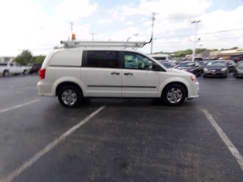 Used 2013 RAM C/V Tradesman FWD image 5