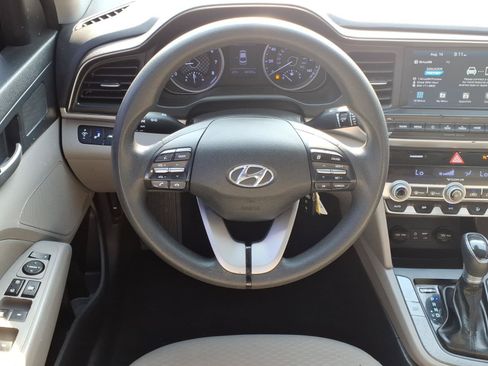 Used 2020 Hyundai Elantra SEL FWD image 5