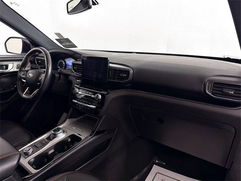 Used 2023 Ford Explorer ST-Line image 28