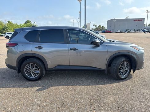 Used 2025 Nissan Rogue S FWD image 8