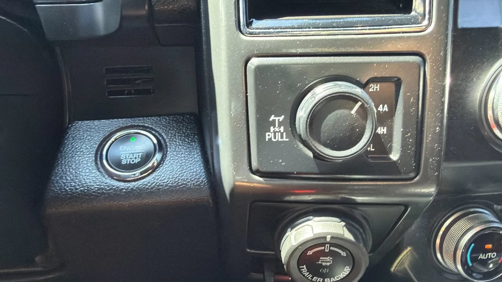 Used 2019 Ford F150 Lariat w/ Equipment Group 502A Luxury AWD/4WD image 47