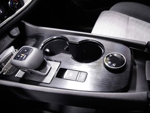 Used 2023 Nissan Rogue SV image 26