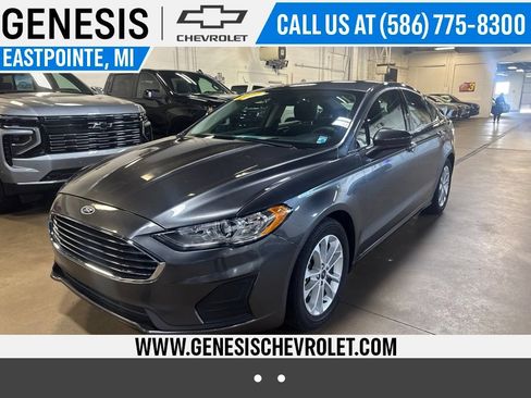 Used 2020 Ford Fusion SE FWD image 1