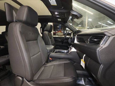 Certified 2024 GMC Yukon XL Denali w/ Denali Reserve Package image 29