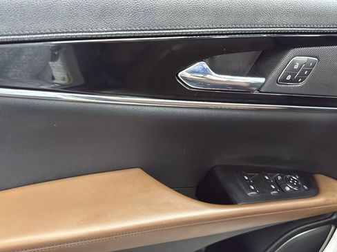 Used 2022 Lincoln Nautilus Reserve w/ Equipment Group 201A image 12