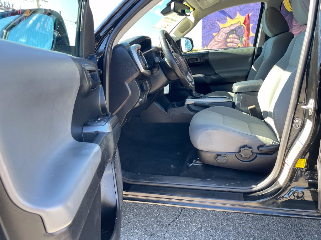Used 2019 Toyota Tacoma SR5 AWD/4WD image 14