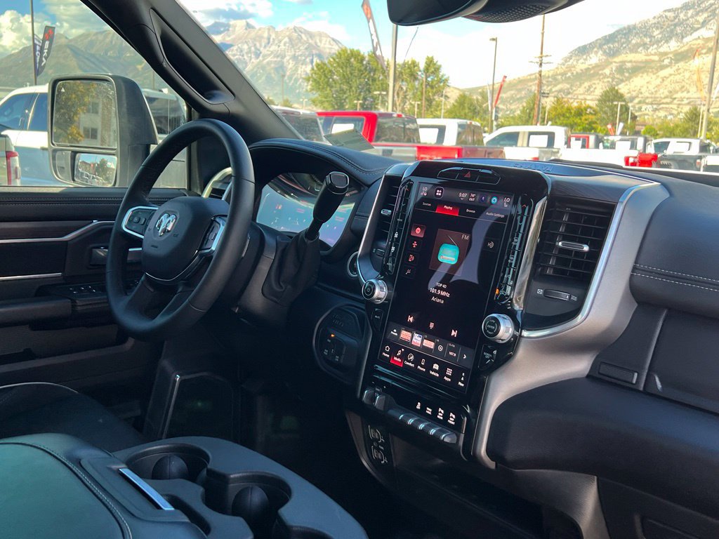 Used 2025 RAM 2500 Laramie AWD/4WD image 17