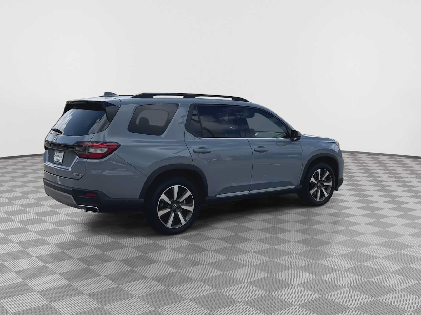 Certified 2024 Honda Pilot Touring image 8