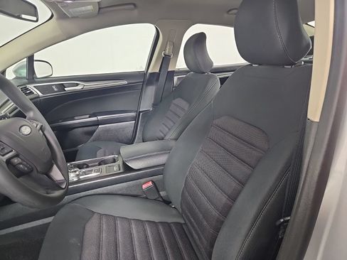 Used 2019 Ford Fusion SE FWD image 8