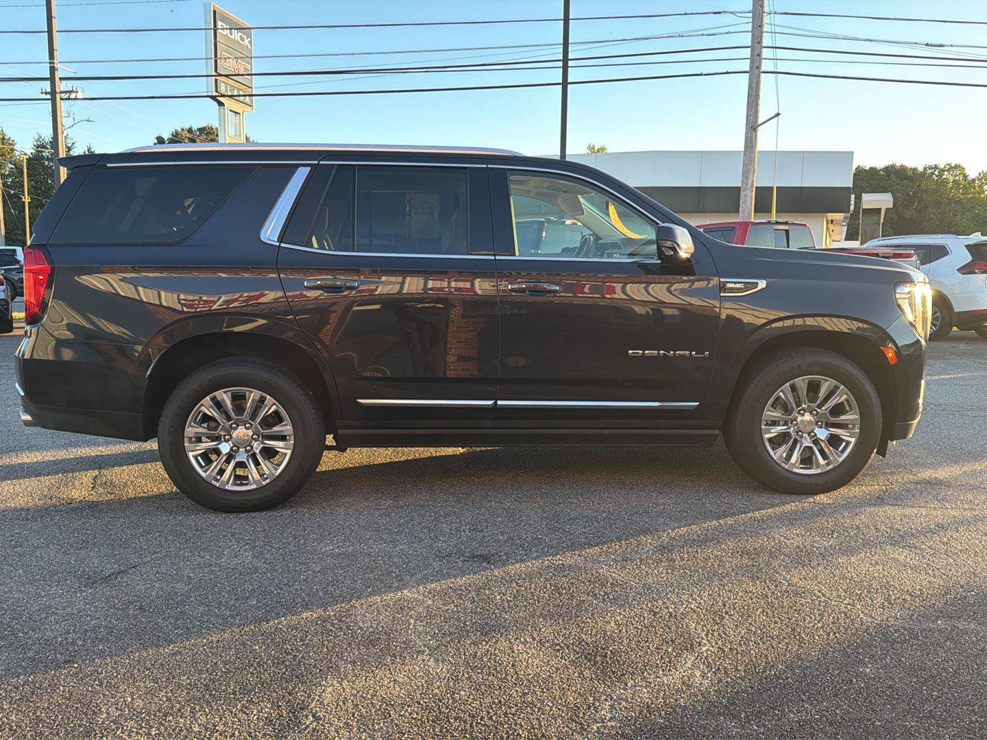 Used 2023 GMC Yukon Denali AWD/4WD image 18