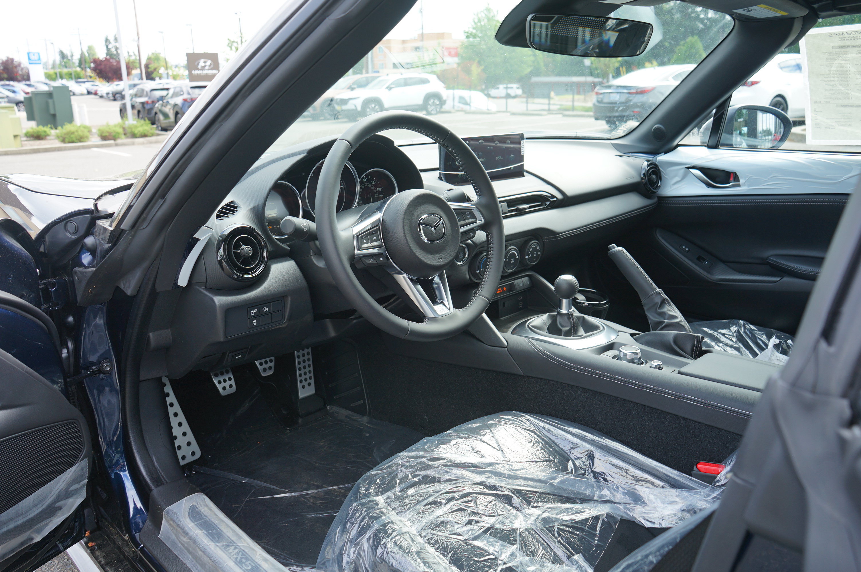 New 2026 MAZDA MX-5 Miata Club w/ Appearance Package RWD image 16