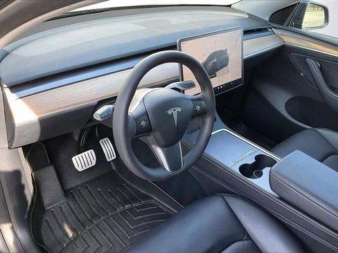 Used 2024 Tesla Model Y Performance image 21