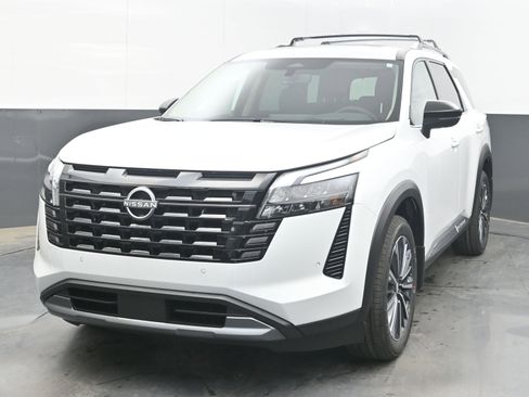 New 2026 Nissan Pathfinder Platinum AWD/4WD image 3