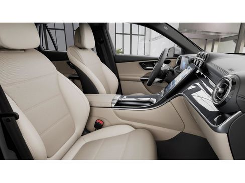Certified 2023 Mercedes-Benz GLC 300 4MATIC image 4