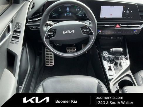 Used 2023 Kia Niro SX Touring image 14