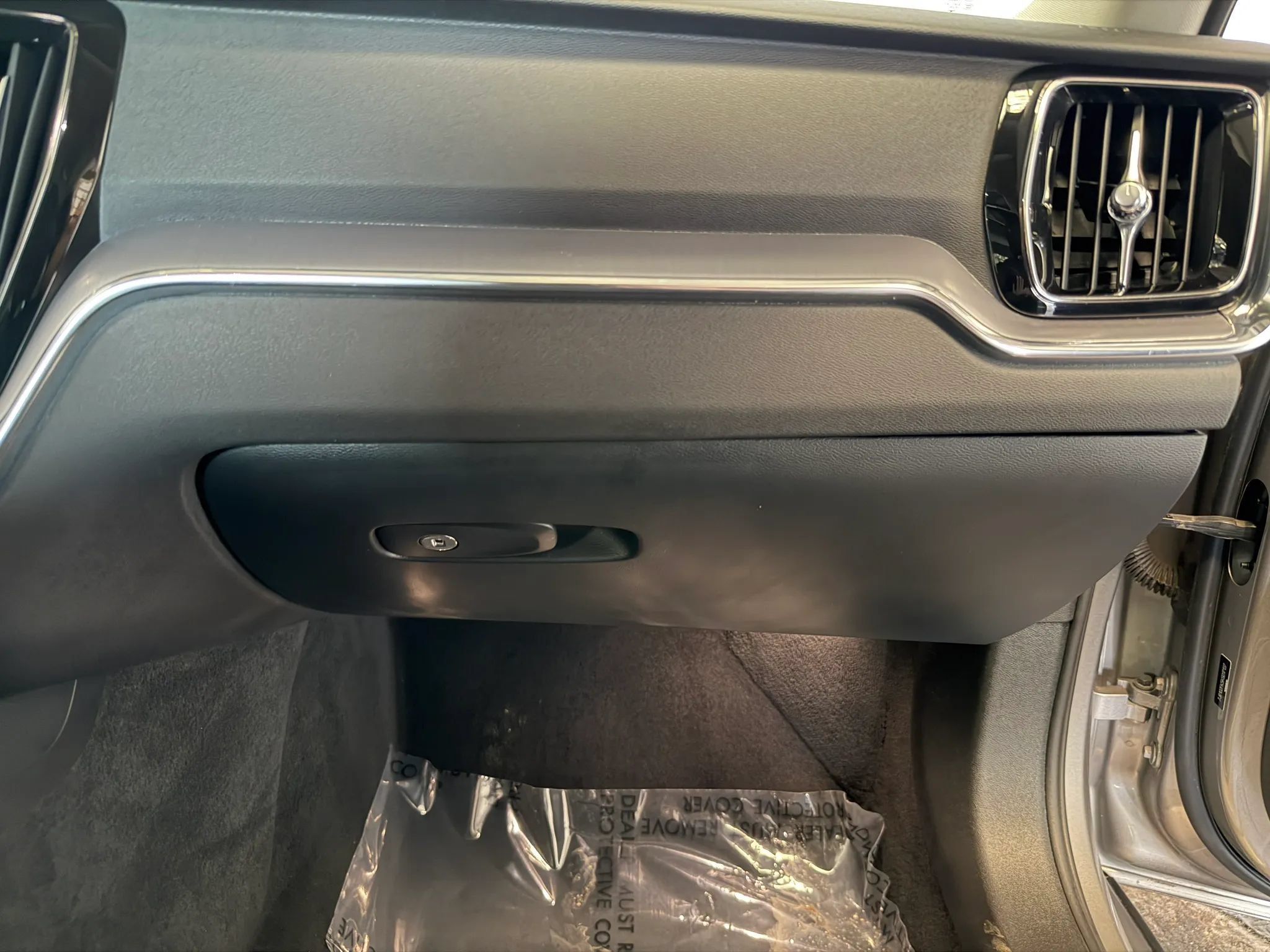 Used 2019 Volvo S60 T5 Momentum w/ Premium Package FWD image 27