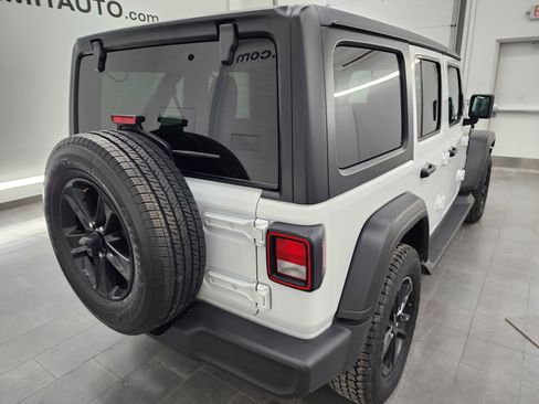 Used 2022 Jeep Wrangler Unlimited Sport image 4