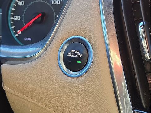 Used 2023 Chevrolet Traverse LS image 31