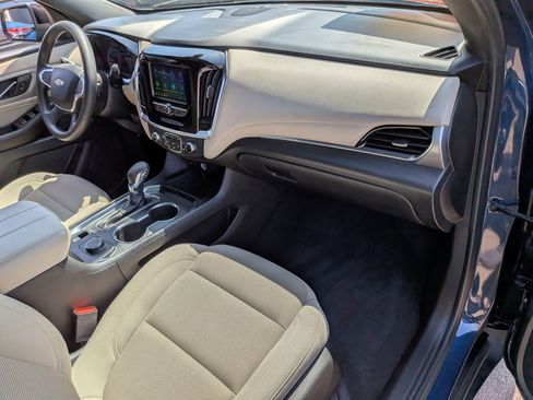 Used 2022 Chevrolet Traverse LS FWD image 35