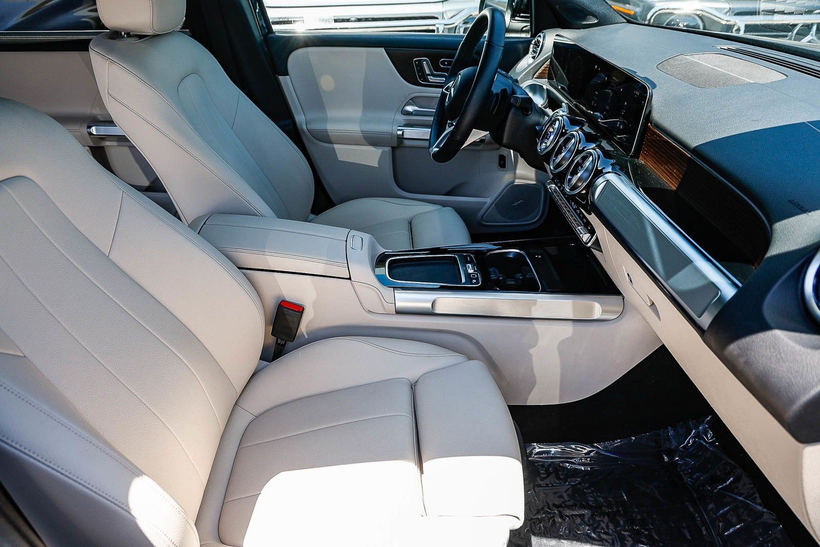 Certified 2026 Mercedes-Benz GLB 250 image 18