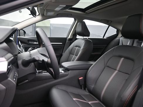 New 2026 Nissan Altima 2.5 SR FWD image 11