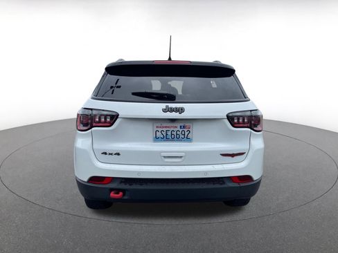 Used 2025 Jeep Compass Trailhawk AWD/4WD image 10