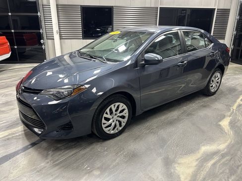 Used 2018 Toyota Corolla LE image 33
