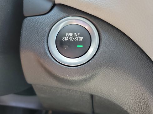 Used 2023 Chevrolet Equinox LS w/ LS Convenience Package FWD image 30