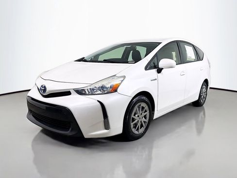Used 2016 Toyota Prius V Four image 3