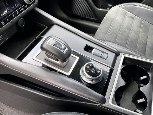 Used 2023 Mitsubishi Outlander SE AWD/4WD image 15
