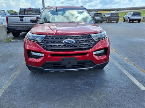Used 2021 Ford Explorer XLT w/ Equipment Group 202A image 2