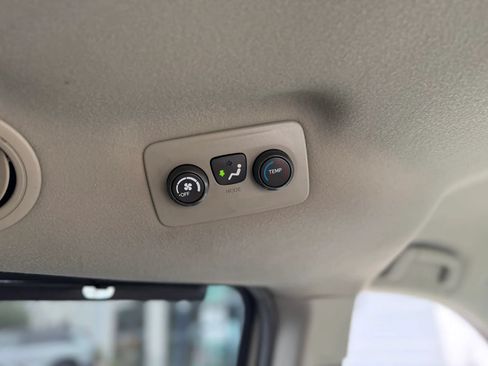 Used 2011 Toyota Sienna LE FWD image 27