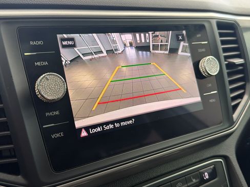 Used 2021 Volkswagen Atlas SE w/ Panoramic Sunroof Package FWD image 21