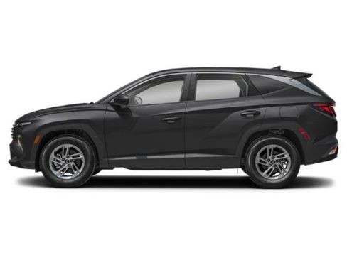 Used 2025 Hyundai Tucson SE AWD/4WD image 3