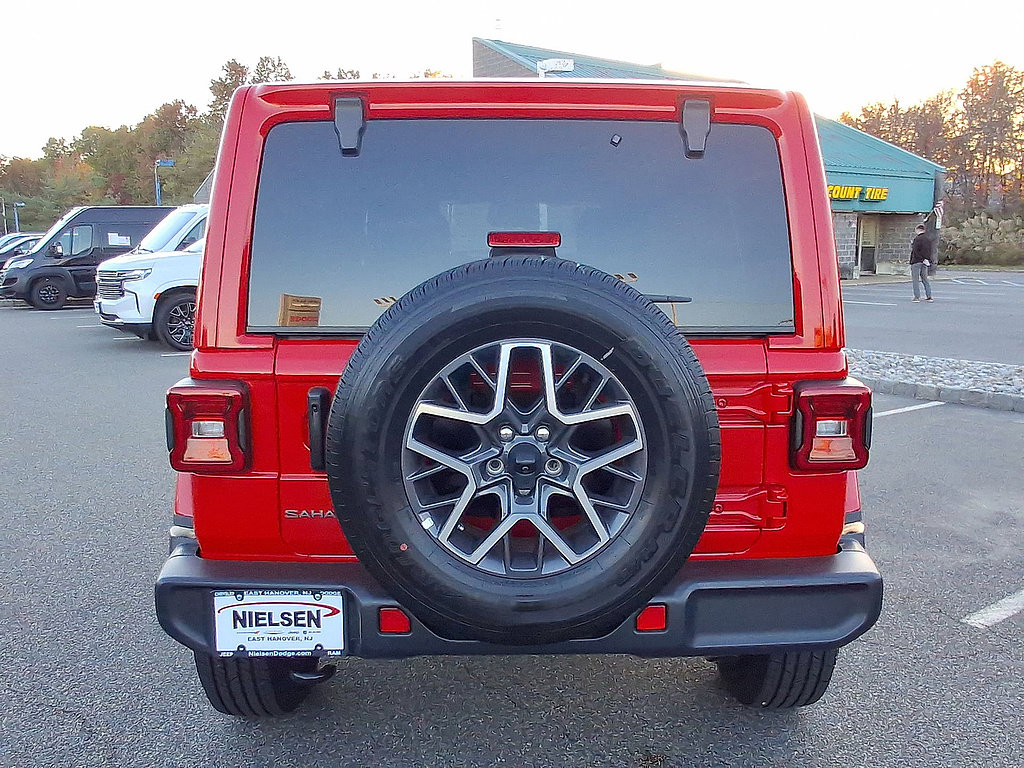 Used 2026 Jeep Wrangler Unlimited Sahara AWD/4WD image 29