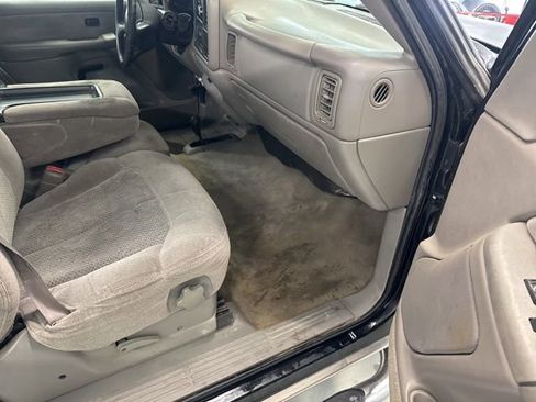 Used 2000 Chevrolet Silverado 1500 LS image 17