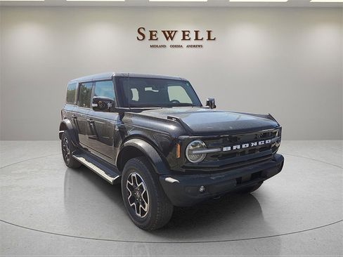 New 2025 Ford Bronco Outer Banks image 6