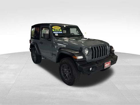 Used 2024 Jeep Wrangler Sport AWD/4WD image 8