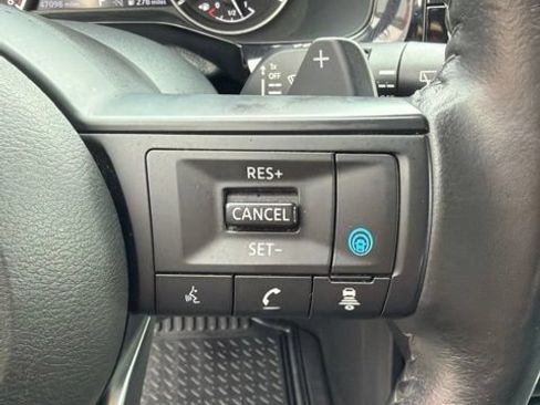 Used 2025 Nissan Pathfinder SV AWD/4WD image 13