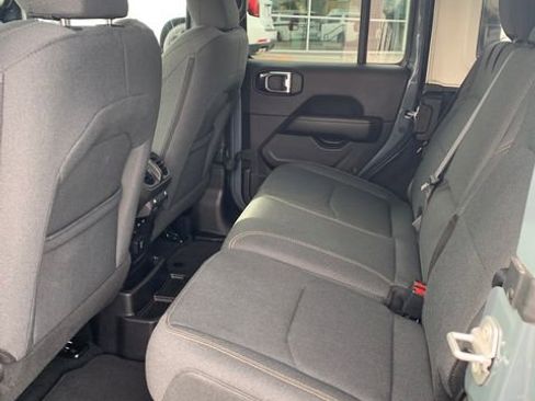 Used 2025 Jeep Wrangler Unlimited Sahara image 20