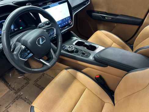 Used 2023 Lexus RZ 450e Premium w/ Technology Package AWD/4WD image 10