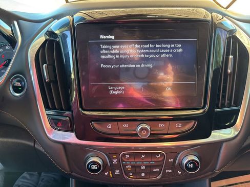 Used 2020 Chevrolet Traverse LT image 21