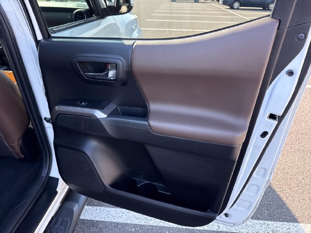 Certified 2023 Toyota Tacoma Limited AWD/4WD image 17