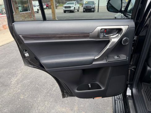 Used 2022 Lexus GX 460 Premium image 17