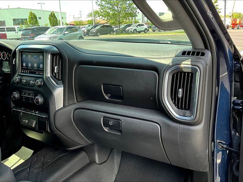 Used 2020 Chevrolet Silverado 1500 LT w/ LT Value Package AWD/4WD image 26