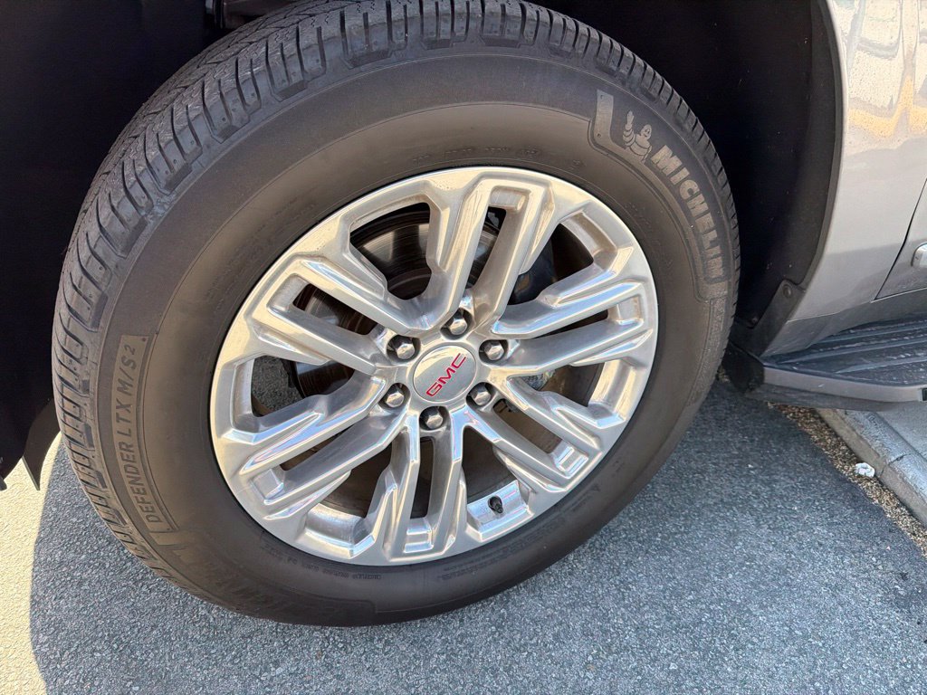 Used 2021 GMC Yukon SLT w/ SLT Luxury Plus Package AWD/4WD image 5
