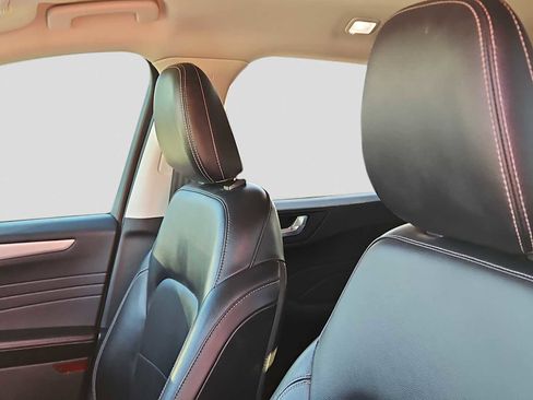 Used 2021 Ford Escape SEL image 18