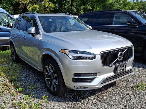 Used 2018 Volvo XC90 T6 Momentum w/ Convenience Package AWD/4WD image 3