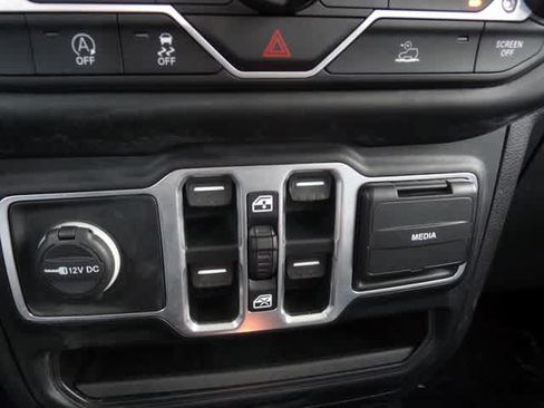 Used 2021 Jeep Gladiator Overland w/ Popular Equipment Package AWD/4WD image 32